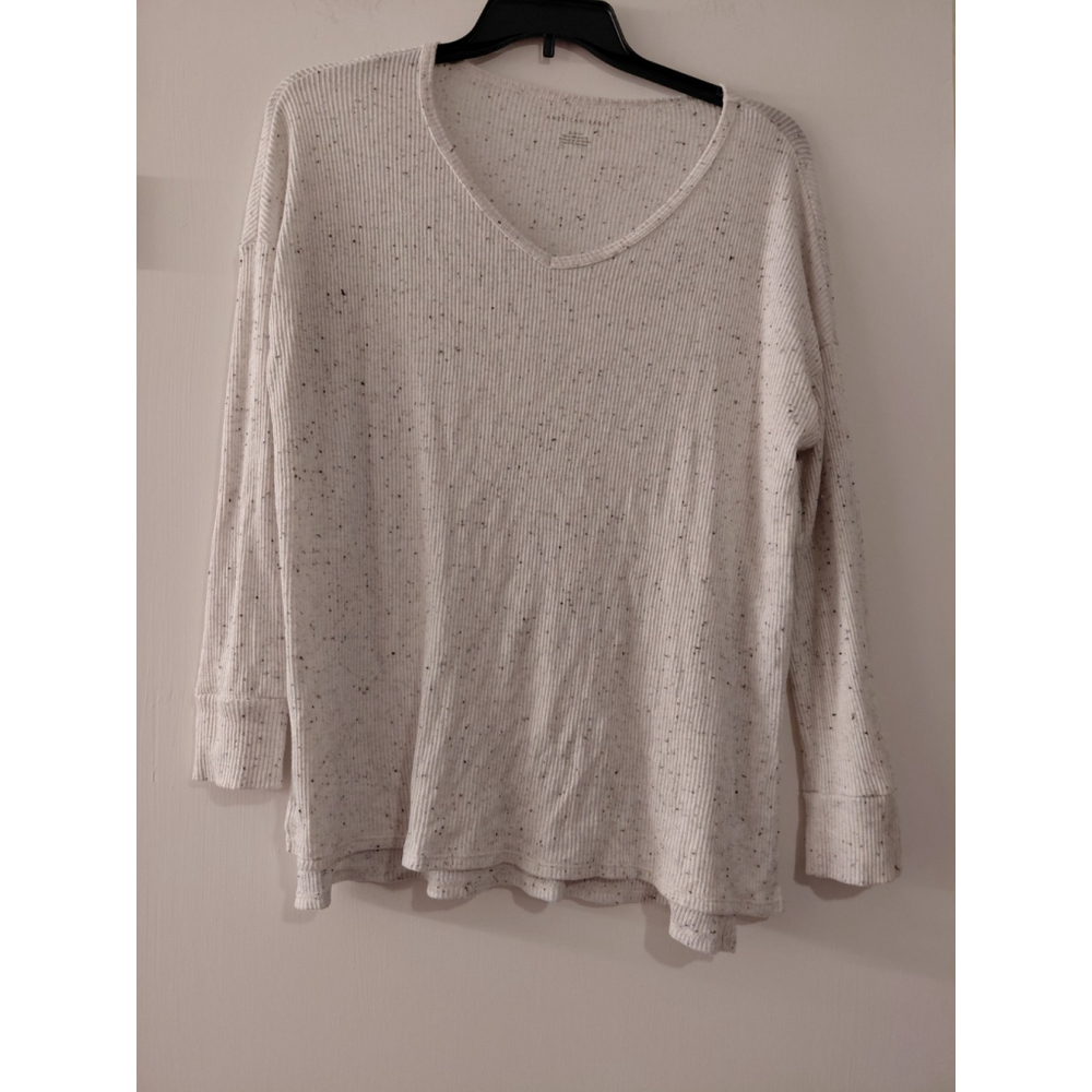 American Eagle Womens Top sz M White Speckled Print Long Sleeve V Neck T Shirt